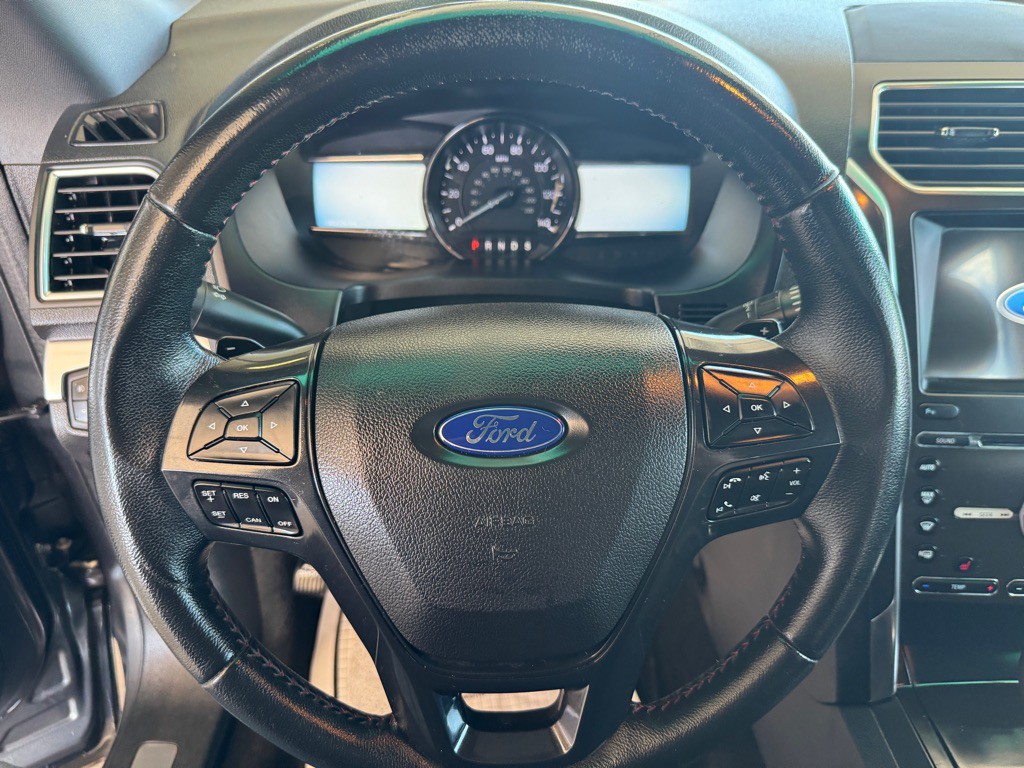 2017 Ford Explorer Image 9