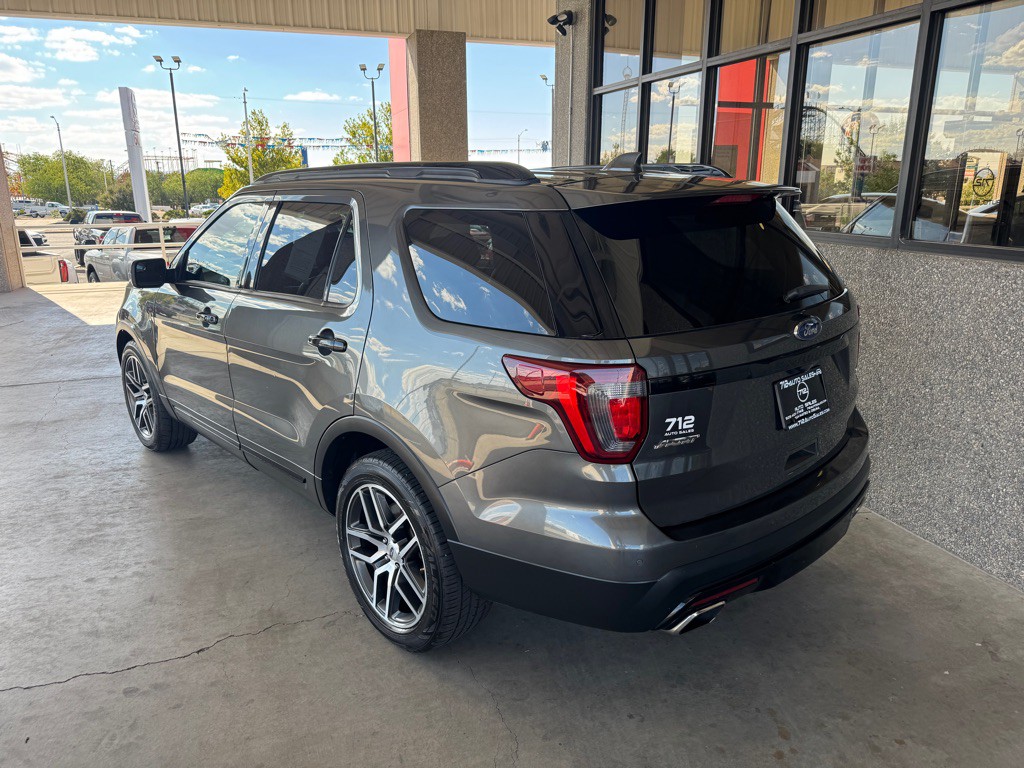 2017 Ford Explorer Image 30