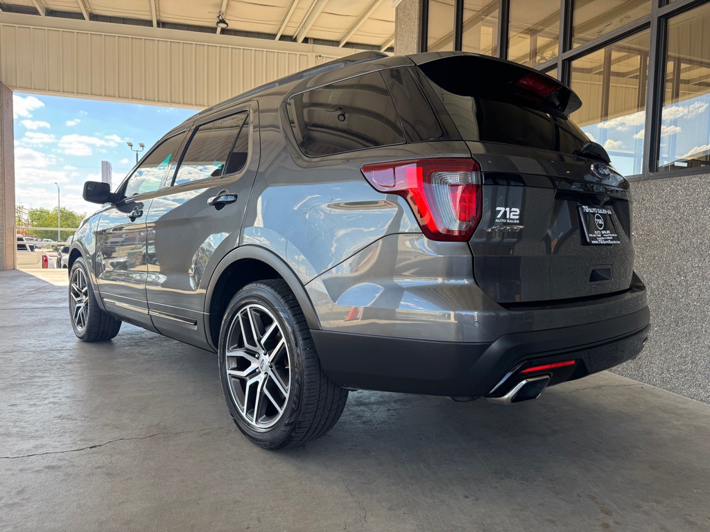 2017 Ford Explorer Image 31