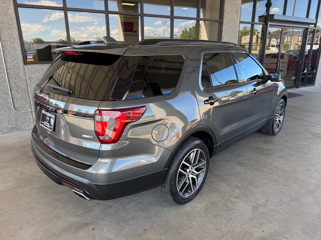 2017 Ford Explorer Image 35