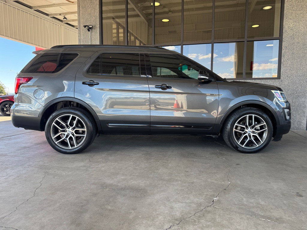2017 Ford Explorer Image 38