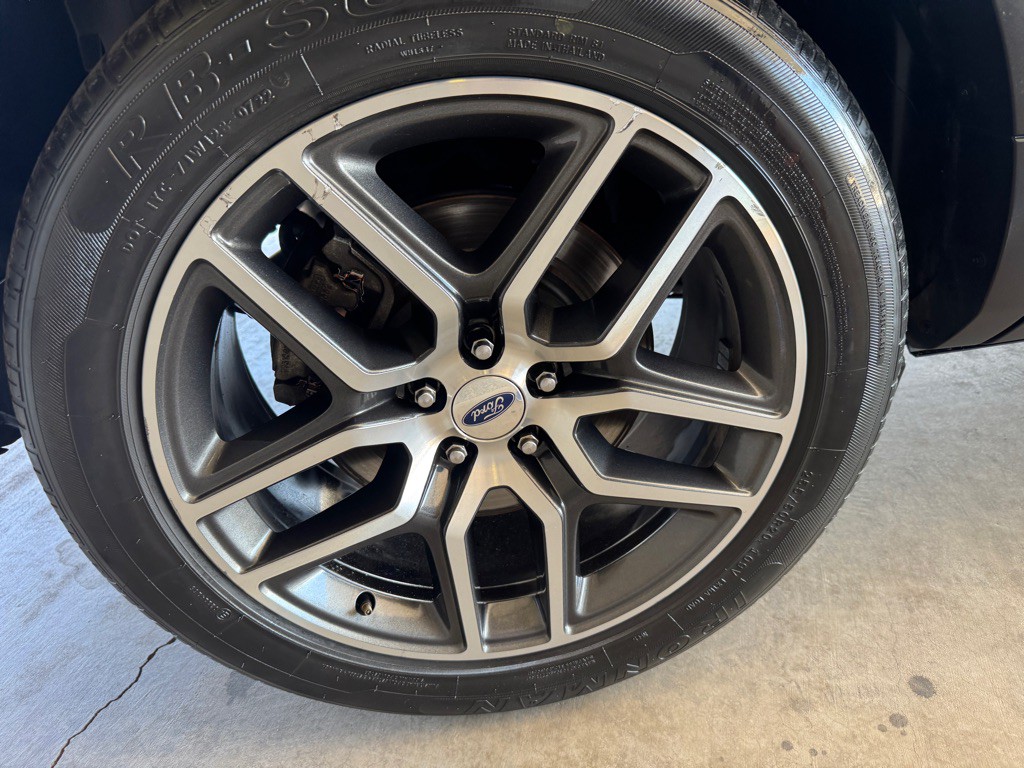 2017 Ford Explorer Image 44