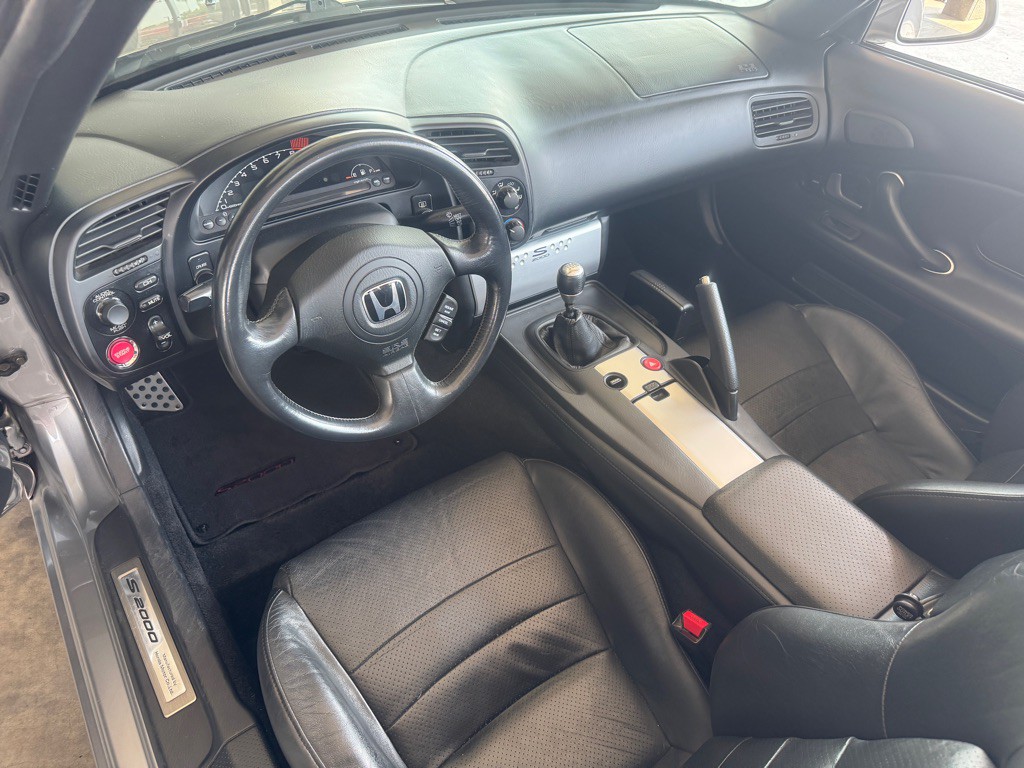2005 Honda S2000 Image 9