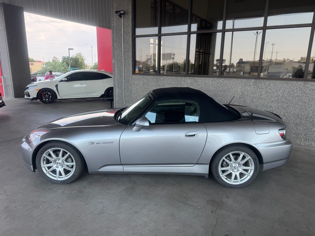 2005 Honda S2000 Image 25