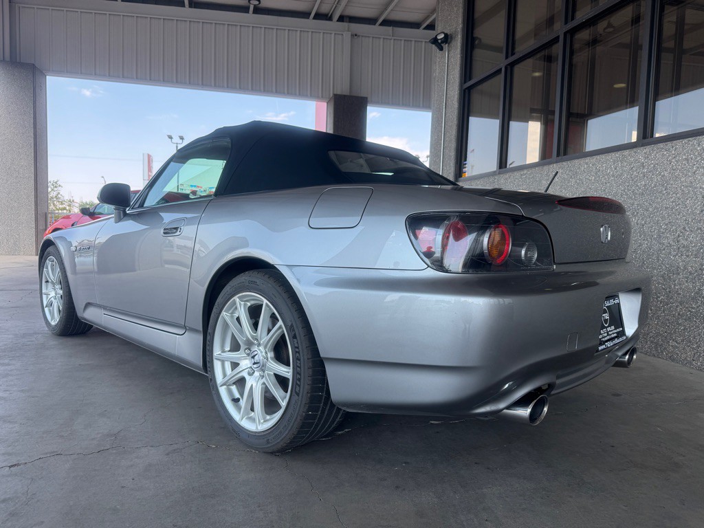 2005 Honda S2000 Image 28