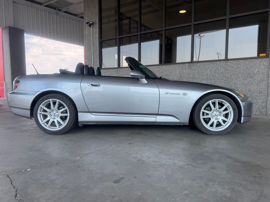 2005 Honda S2000 Image 40
