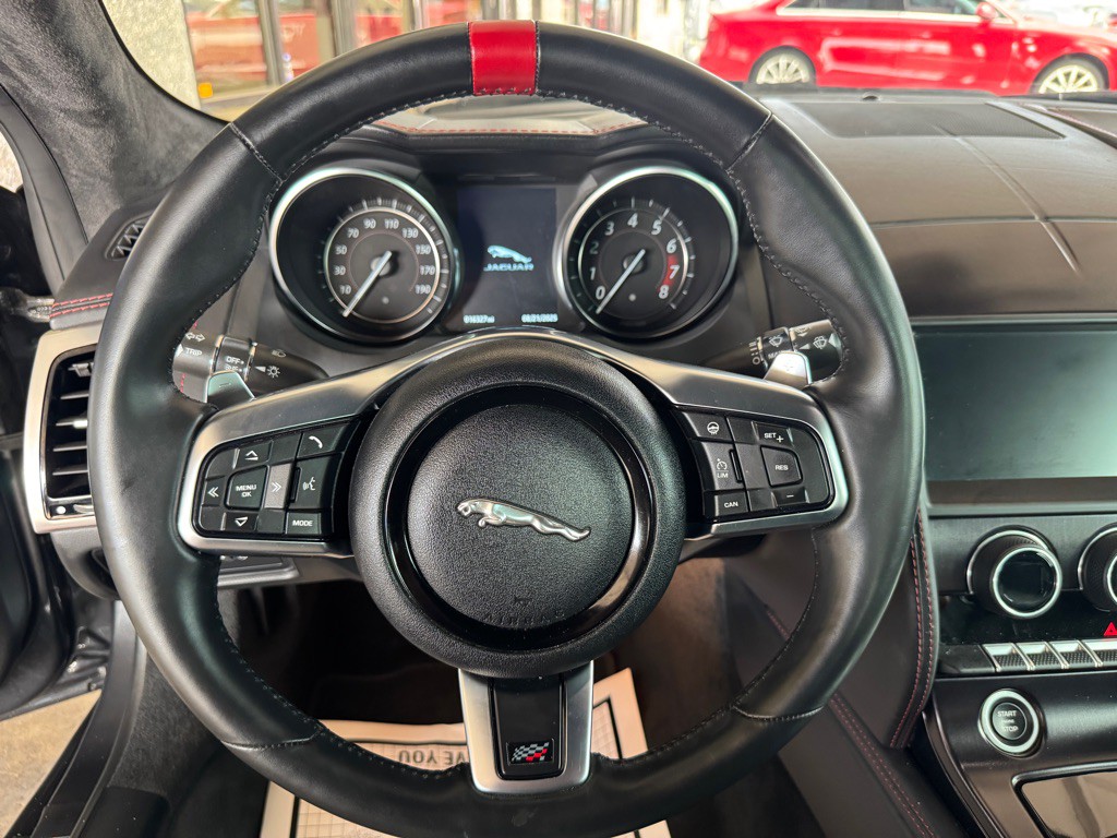 2020 Jaguar F-TYPE Image 9