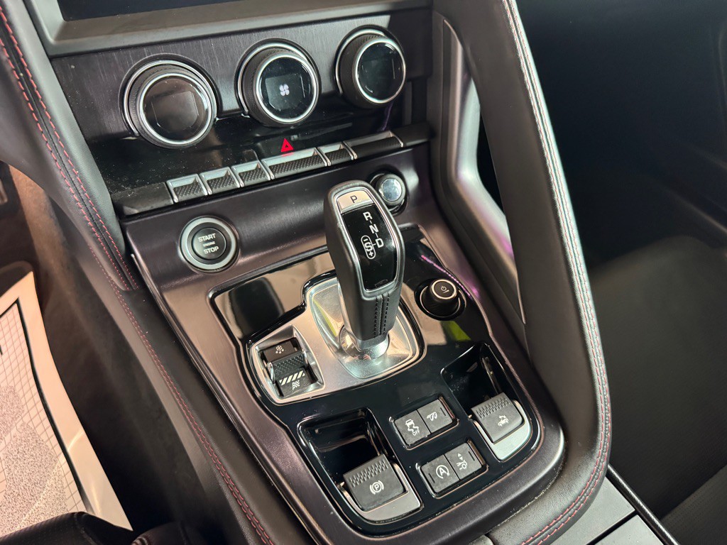 2020 Jaguar F-TYPE Image 12