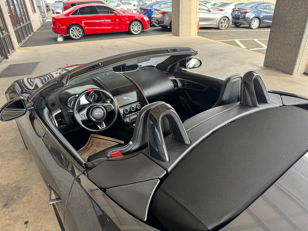 2020 Jaguar F-TYPE Image 16