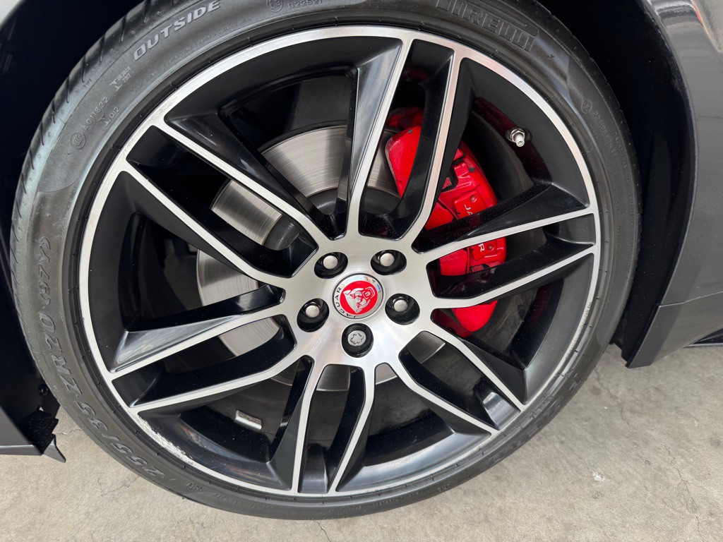 2020 Jaguar F-TYPE Image 38