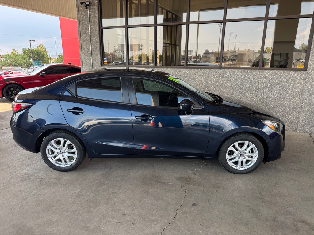 2018 Toyota Yaris Image 3
