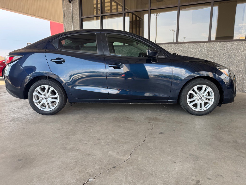 2018 Toyota Yaris Image 35