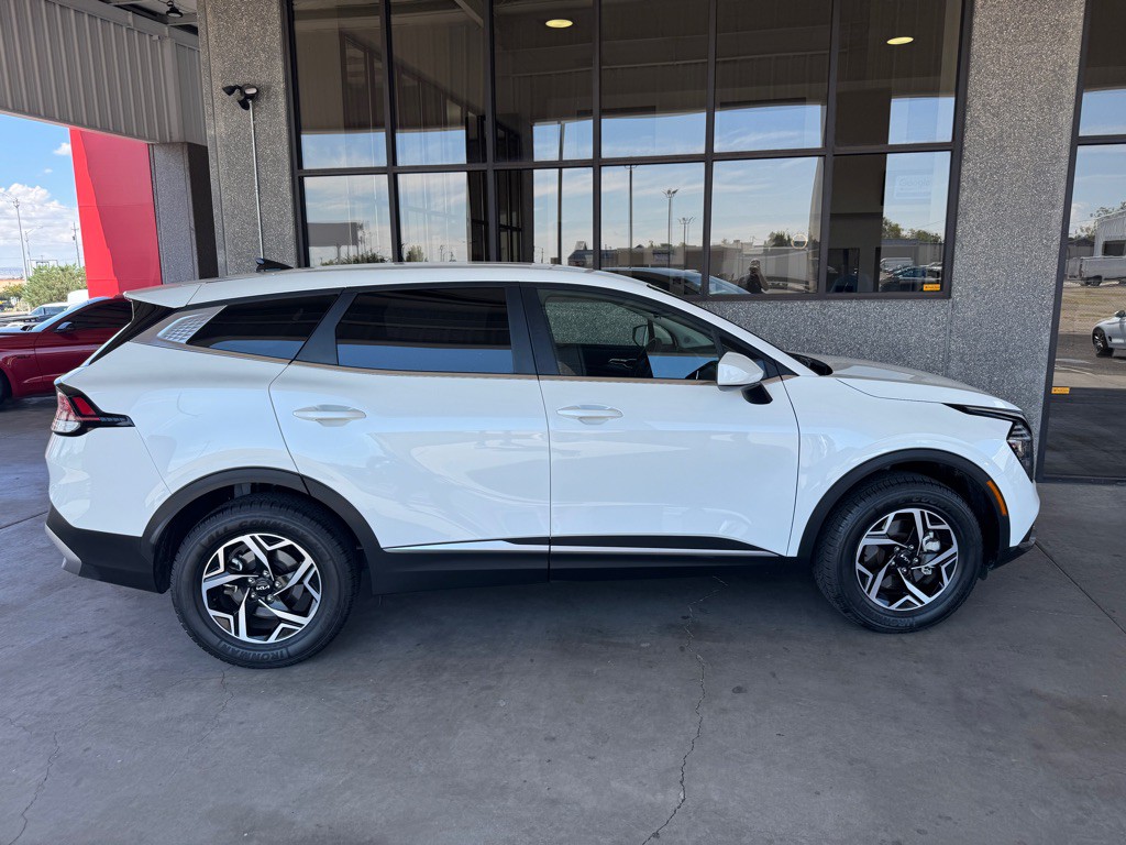 2024 Kia Sportage Image 3
