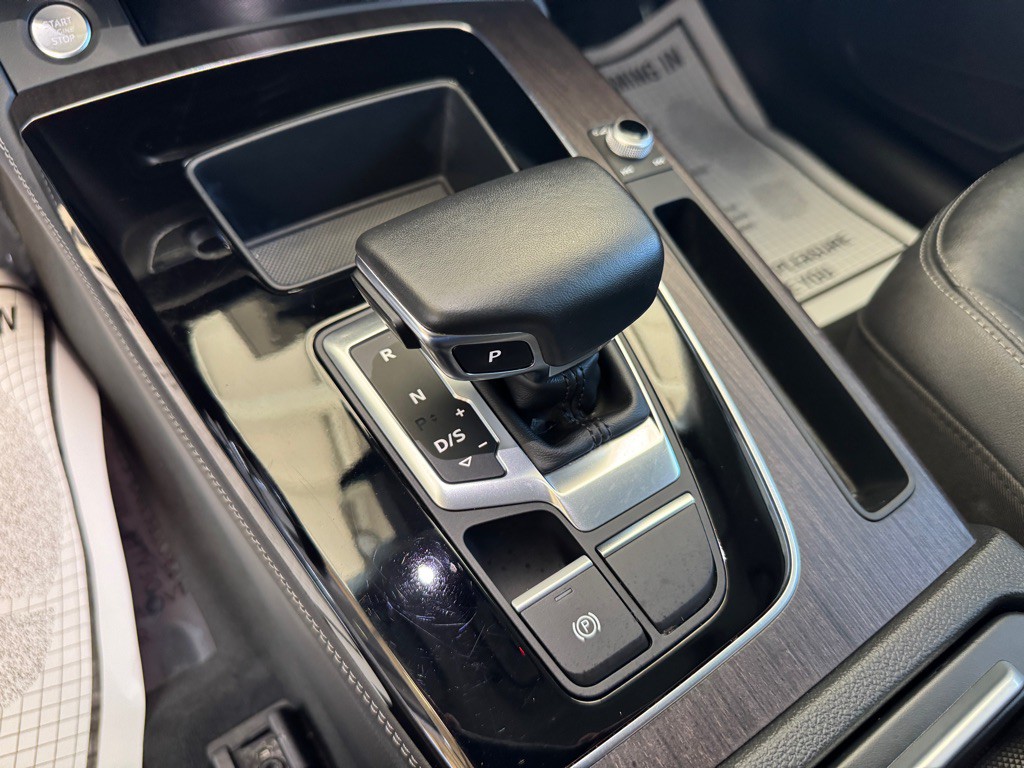 2022 Audi Q5 Image 11