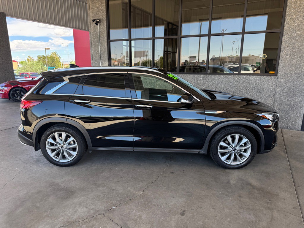 2022 INFINITI QX50 Image 3