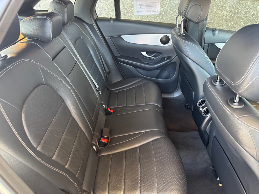 2022 Mercedes-Benz GLC-Class Image 19