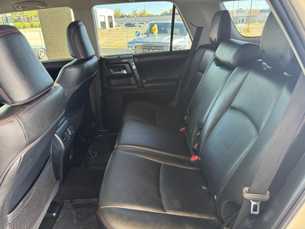 2021 Toyota 4Runner Image 18