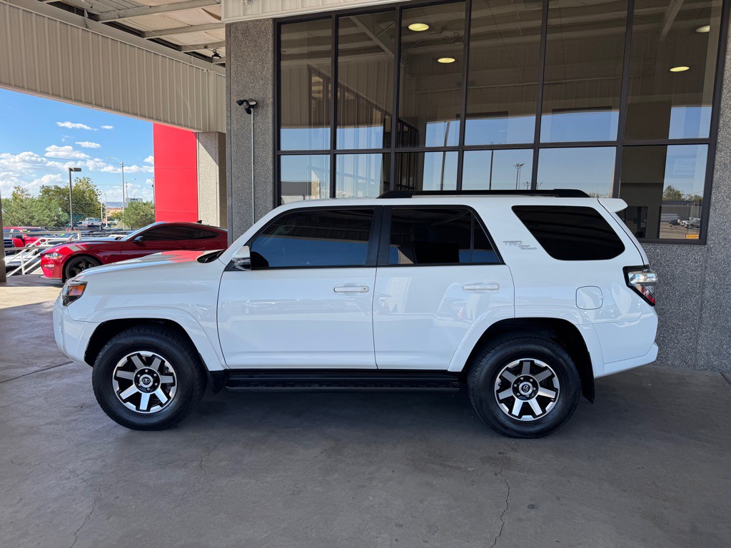 2021 Toyota 4Runner Image 31