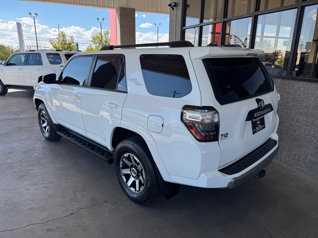 2021 Toyota 4Runner Image 33