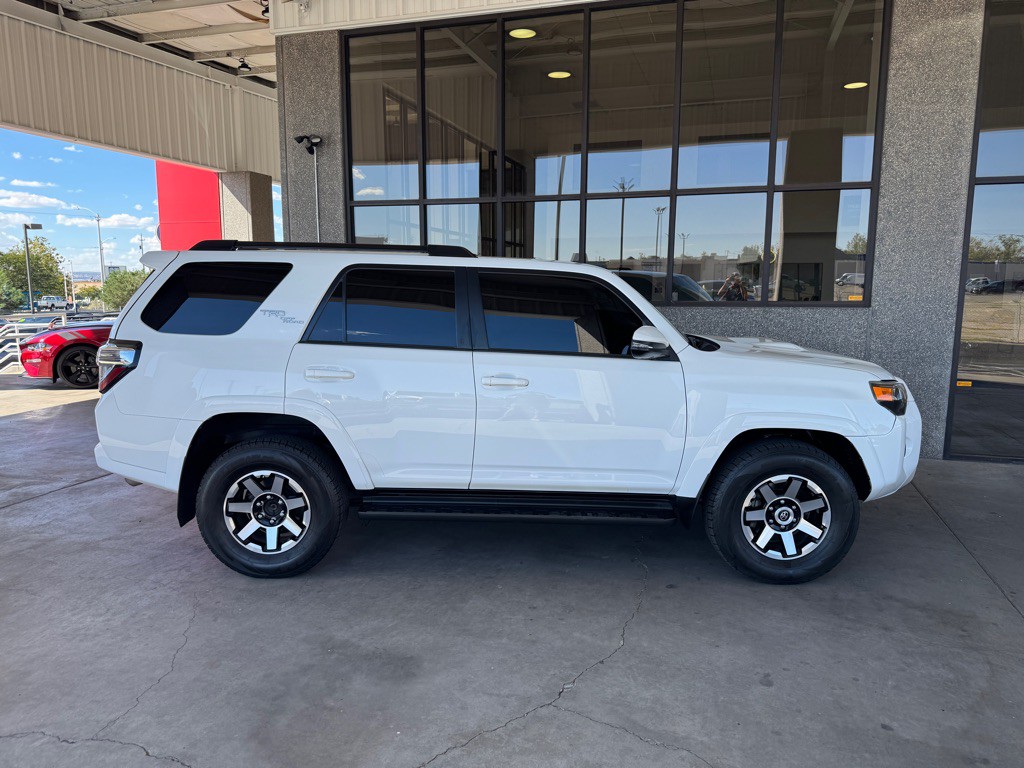 2021 Toyota 4Runner Image 40