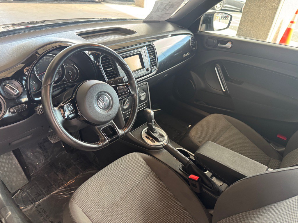 2019 Volkswagen Beetle Image 8