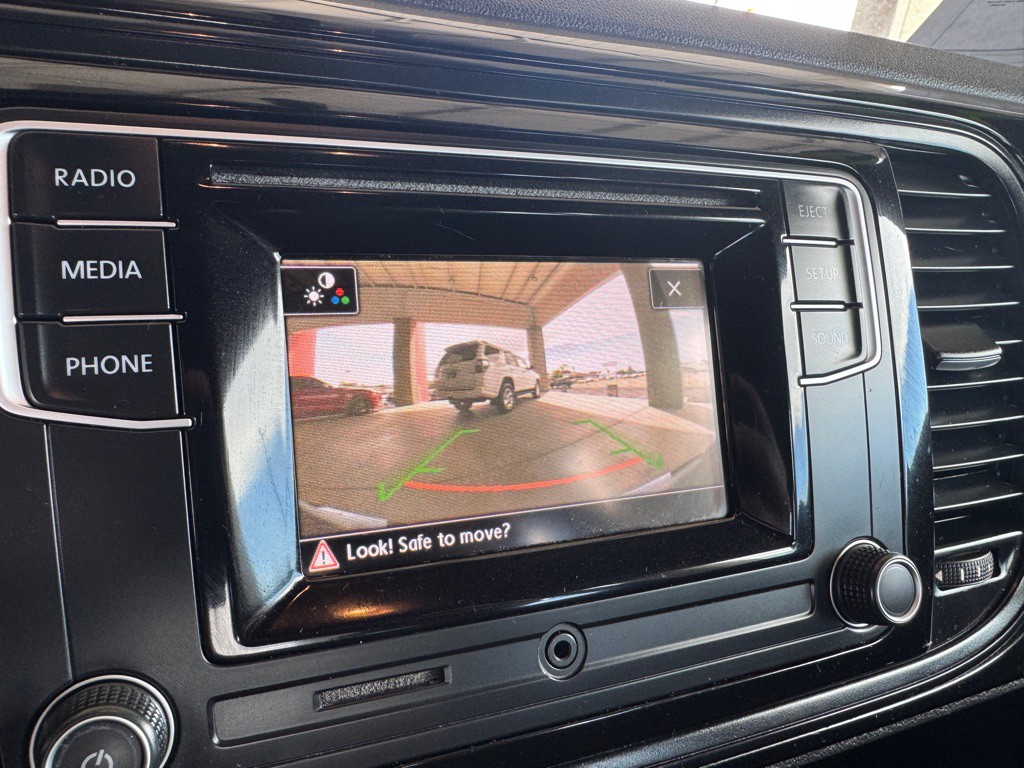 2019 Volkswagen Beetle Image 14