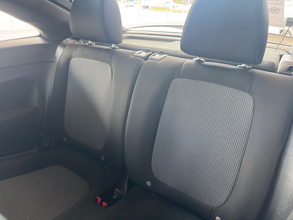 2019 Volkswagen Beetle Image 15