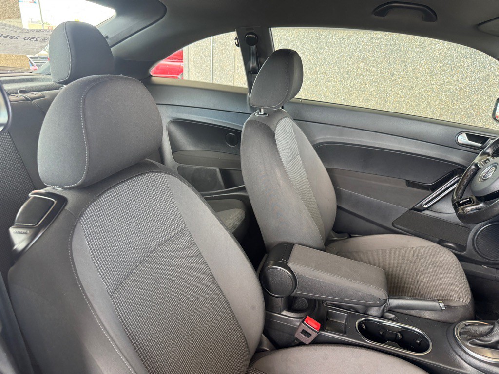 2019 Volkswagen Beetle Image 17
