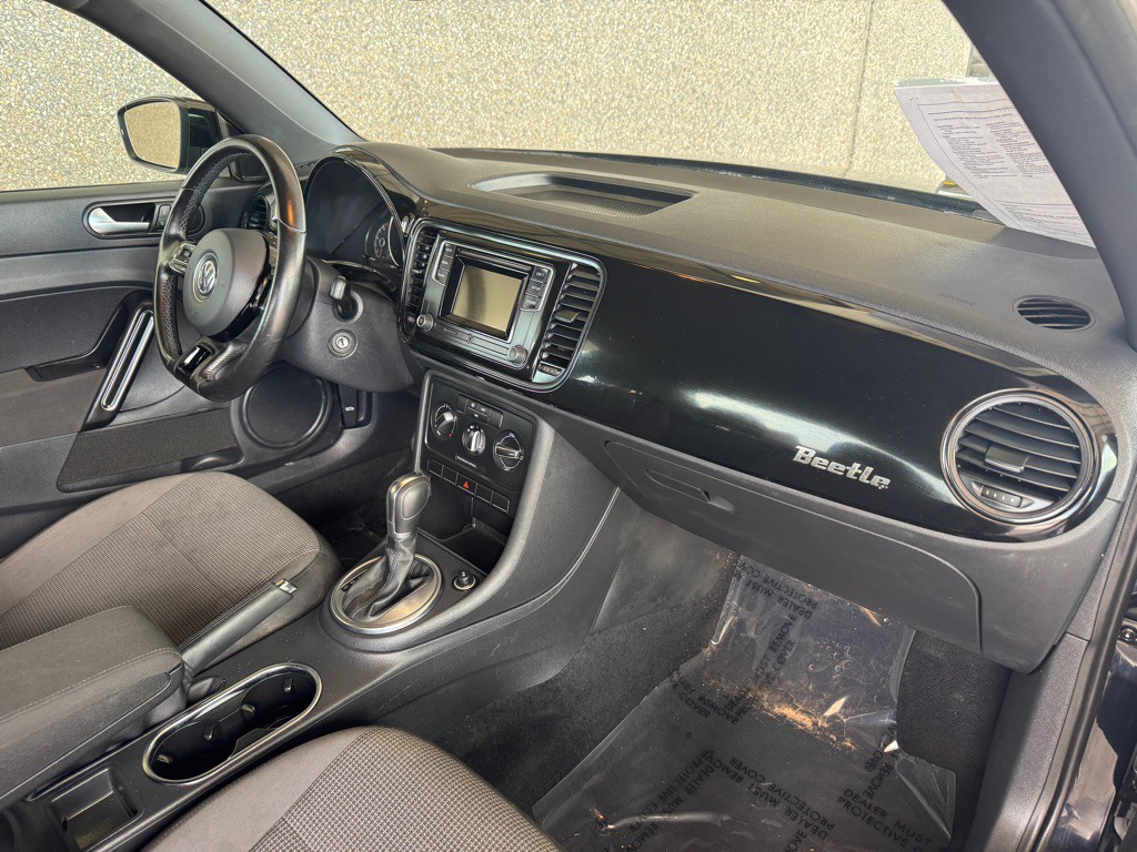 2019 Volkswagen Beetle Image 18