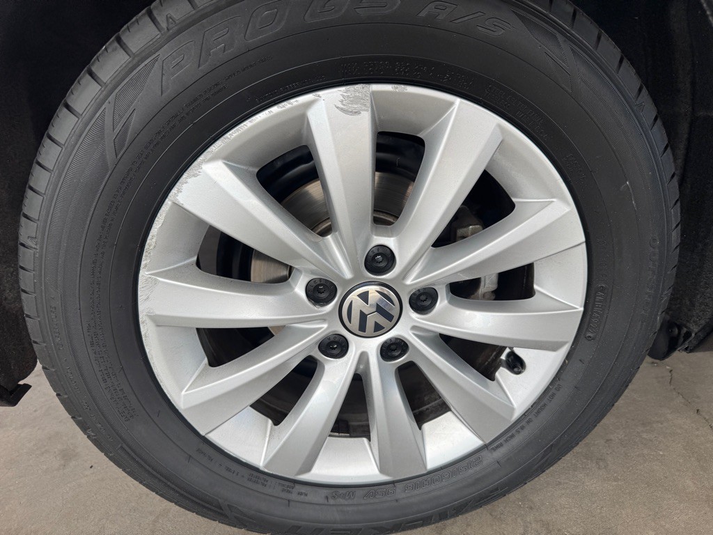 2019 Volkswagen Beetle Image 39