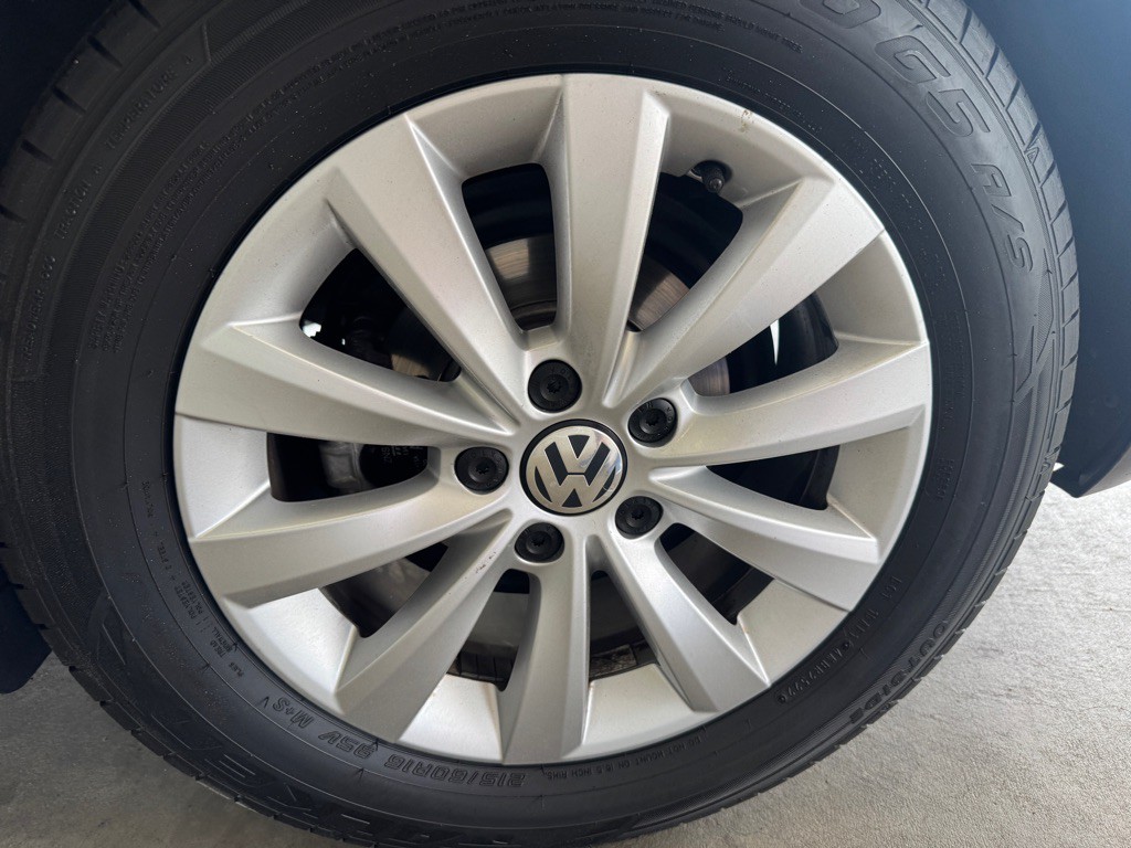 2019 Volkswagen Beetle Image 40