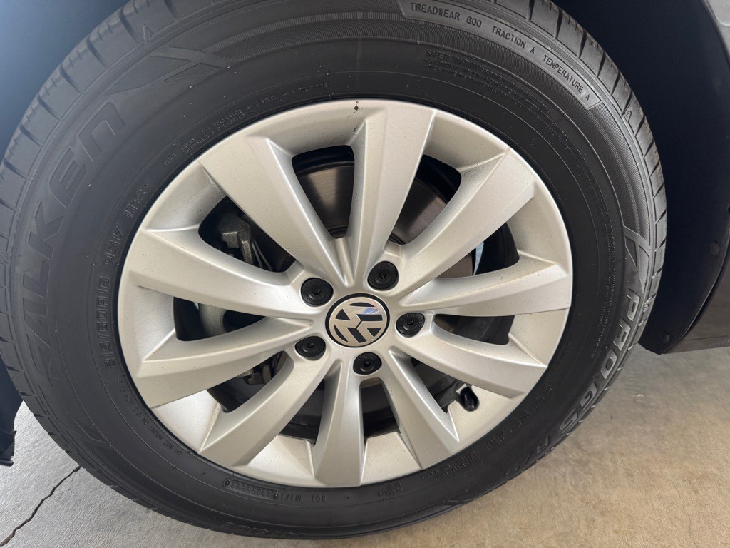 2019 Volkswagen Beetle Image 41