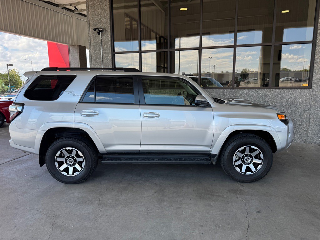 2024 Toyota 4Runner Image 38
