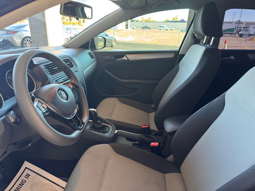 2017 Volkswagen Jetta Image 6