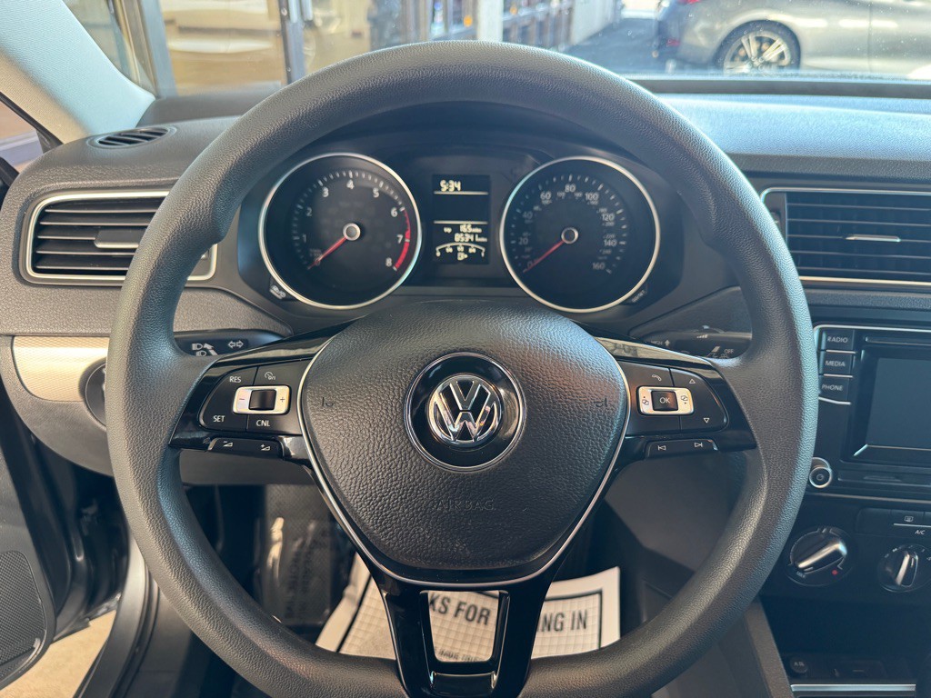2017 Volkswagen Jetta Image 9