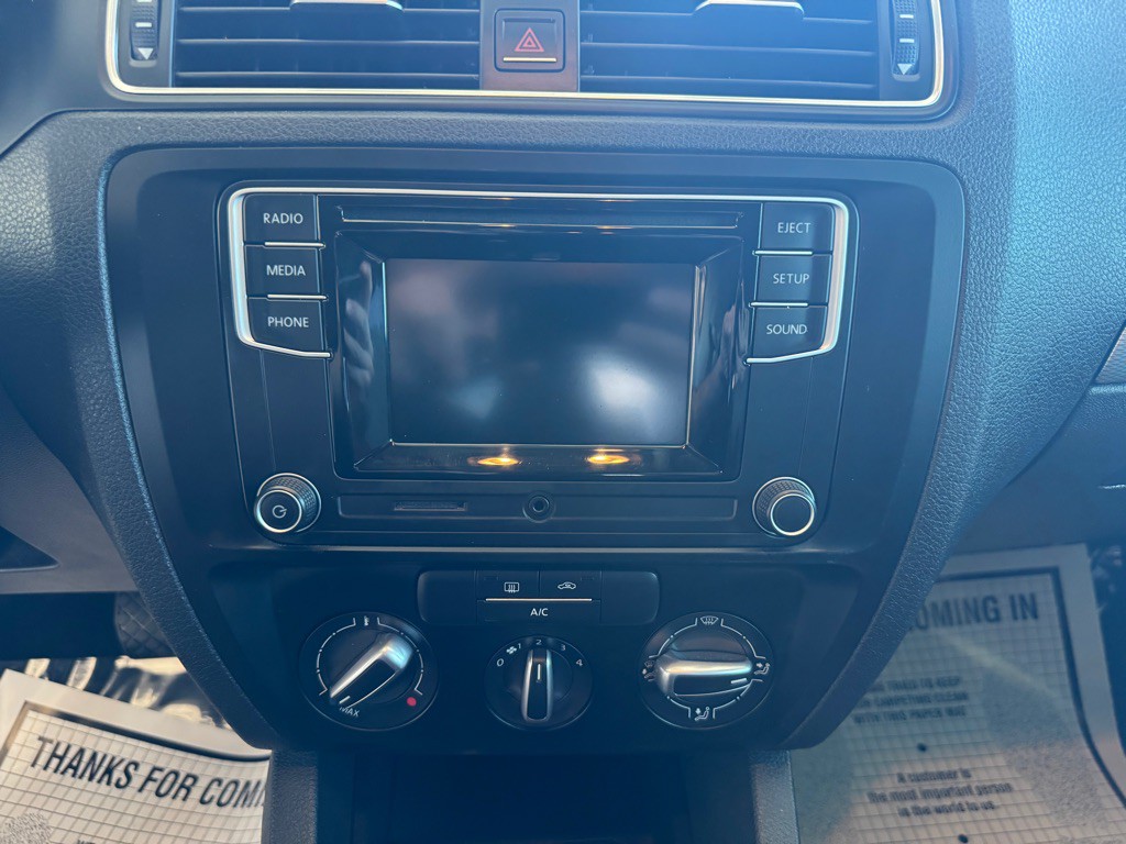 2017 Volkswagen Jetta Image 12