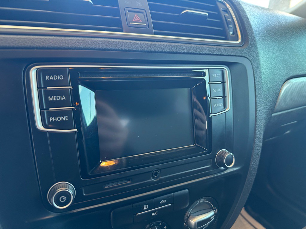 2017 Volkswagen Jetta Image 13