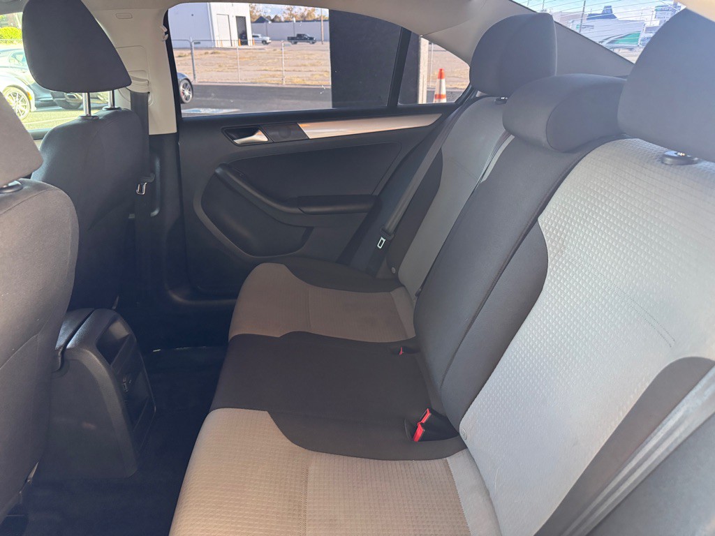 2017 Volkswagen Jetta Image 14