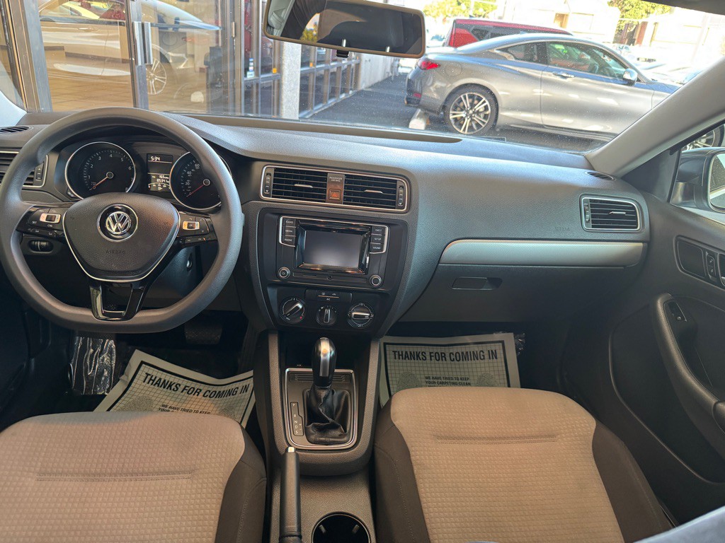2017 Volkswagen Jetta Image 15