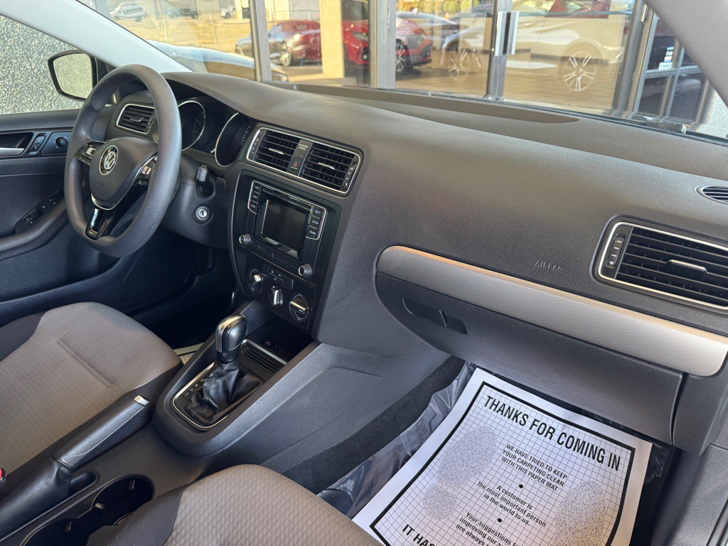2017 Volkswagen Jetta Image 19