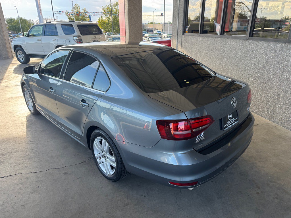 2017 Volkswagen Jetta Image 28