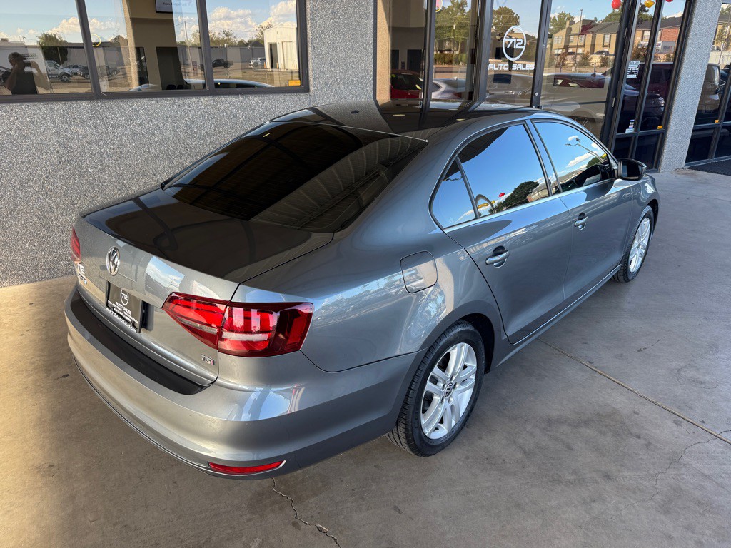 2017 Volkswagen Jetta Image 32