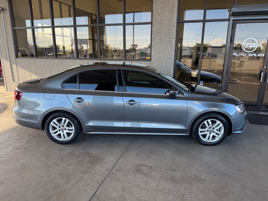 2017 Volkswagen Jetta Image 34
