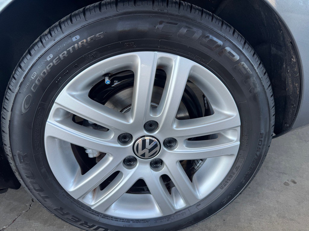 2017 Volkswagen Jetta Image 38