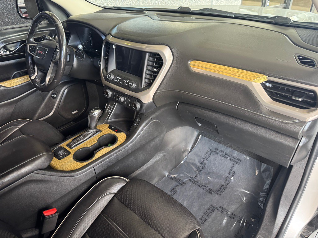 2018 GMC Acadia Image 25