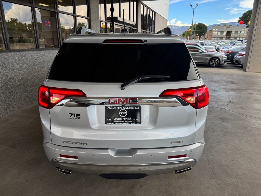 2018 GMC Acadia Image 39