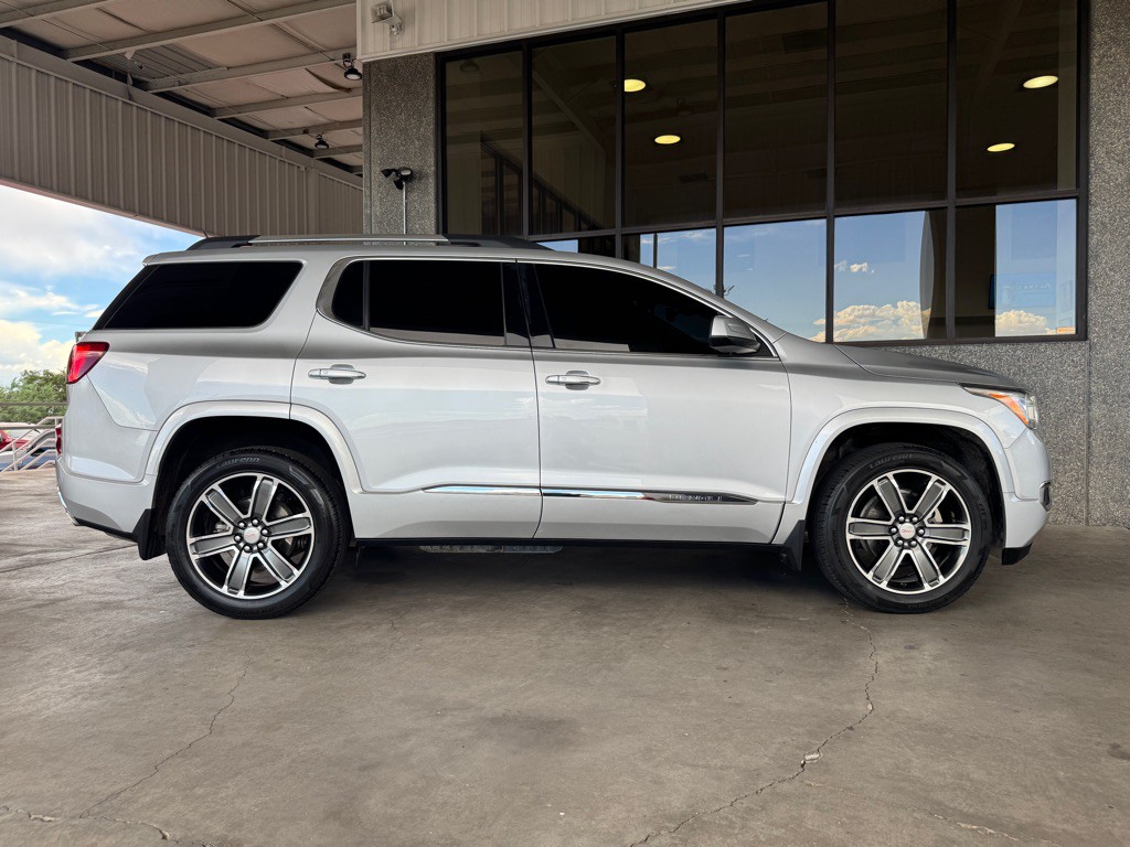 2018 GMC Acadia Image 44