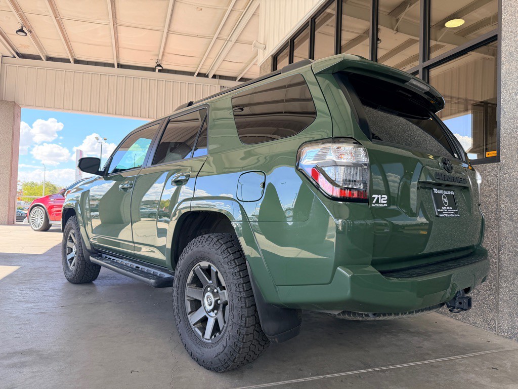 2022 Toyota 4Runner Image 30