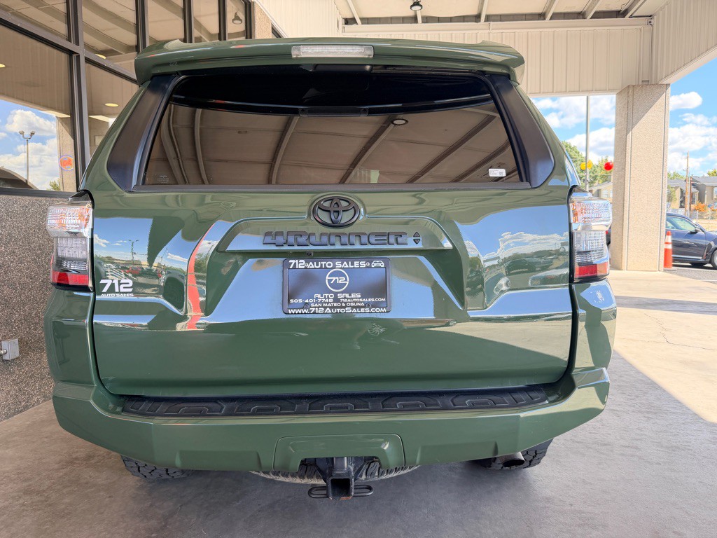 2022 Toyota 4Runner Image 32