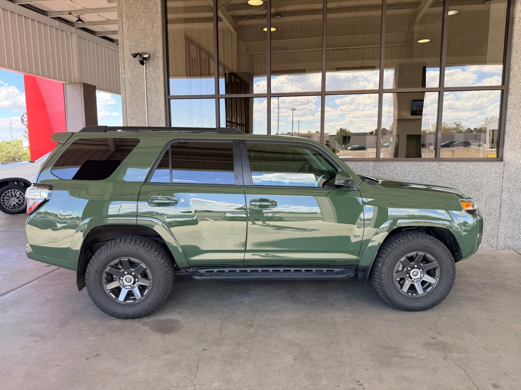 2022 Toyota 4Runner Image 35